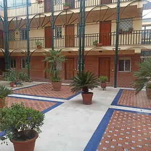 En Patio Sevillano Alameda-isla Magica Sevilha